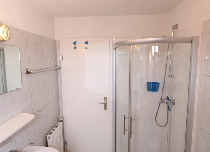 Duschbad mit Waschmaschine