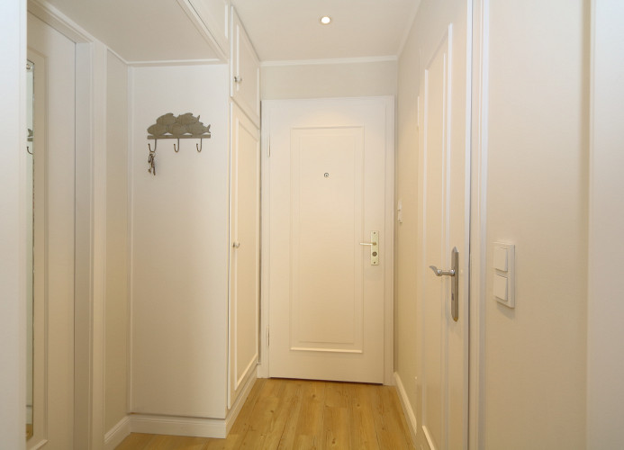 Flur mit Einbauschränken